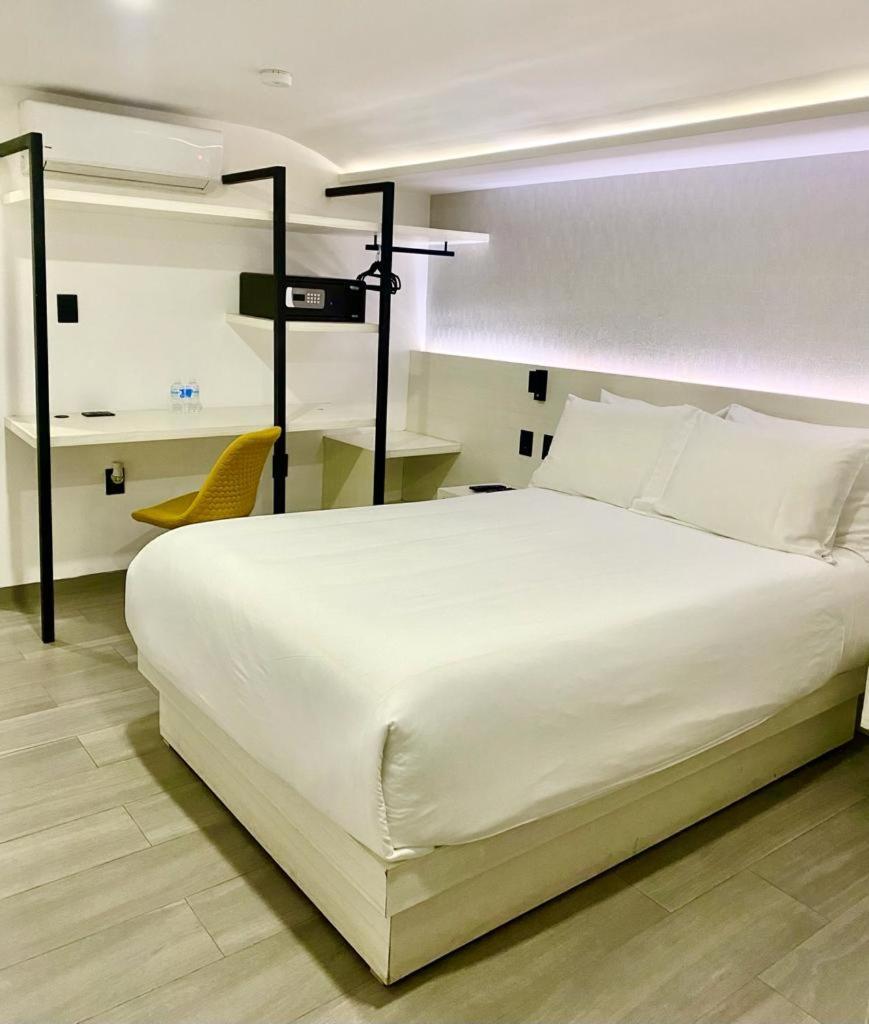 The Andy Hotel Querétaro Екстериор снимка